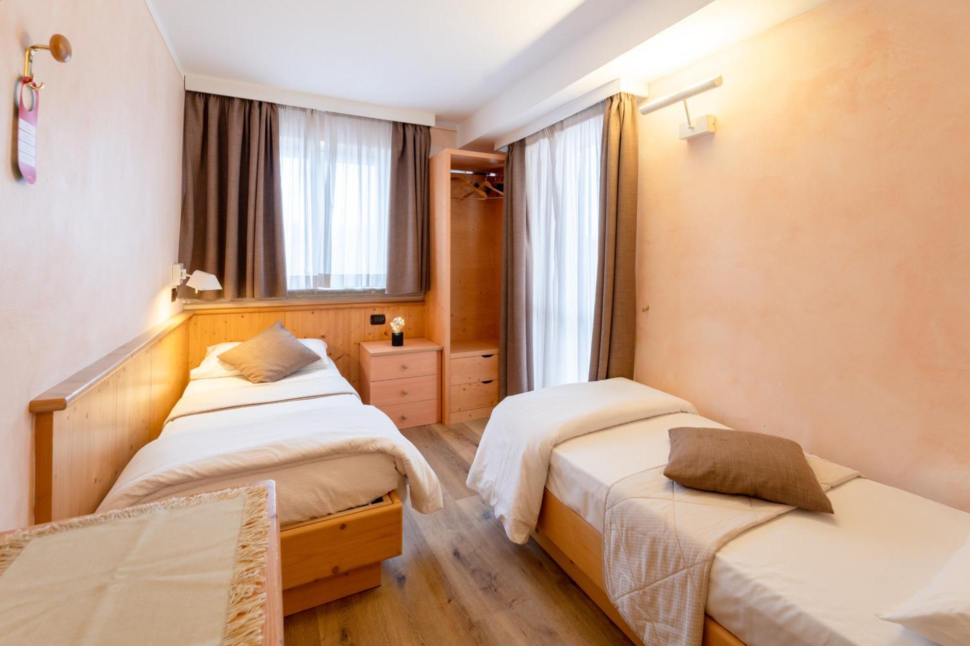 Albergo Negritella Ziano di Fiemme Esterno foto